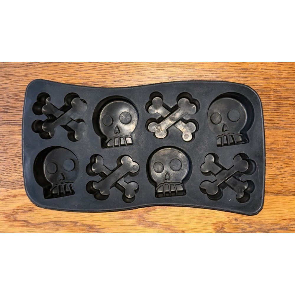 Halloween Skull Cross Bones Shaped Ice‎ Cube Tray Jello Candy Silicone Mold
